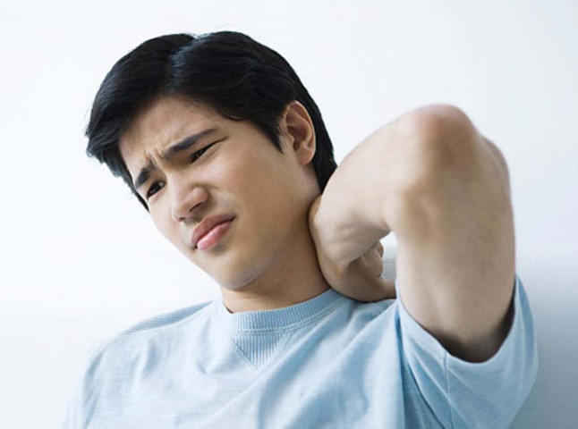 Dấu hiệu thoát vị đĩa đệm cột sống cổ